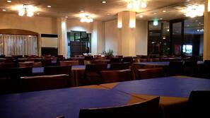 2 restaurants, Japanese cuisine