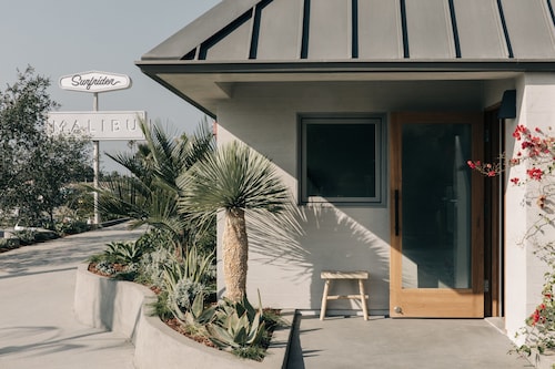 Malibu California Hotels From 239 Hotel Deals Travelocity The Surfrider Malibu