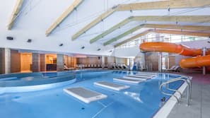 Innenpool, Außenpool (je nach Saison geöffnet)
