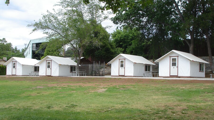 Mariposa Fair Bungalow Tent Cabins - Caravan Park