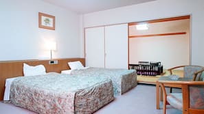 In-room safe, desk, free WiFi