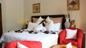 Premium bedding, minibar, desk, free WiFi