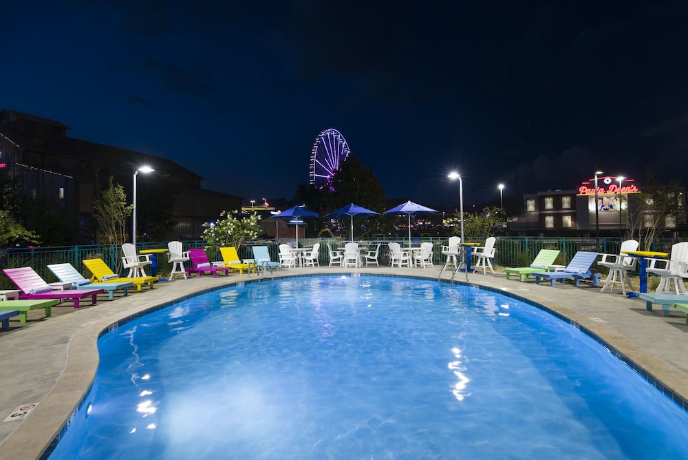 Margaritaville Island Inn, Pigeon 139 Room Prices & Reviews