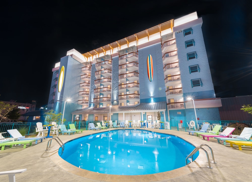 Margaritaville Island Inn in Gatlinburg Pigeon Best Rates & Deals on Orbitz