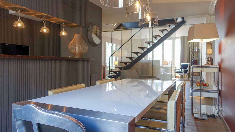 Penthouse Accommodation In Paris Centre Reference: Redone Apartment Private Penthouse In Le Marais Near Centre Pompidou