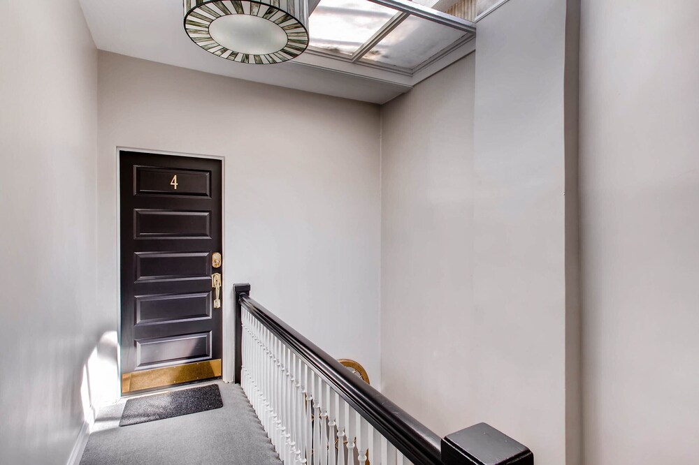 Modern Cowboy Luxury 2 Bedroom Capitol Hill Apartment