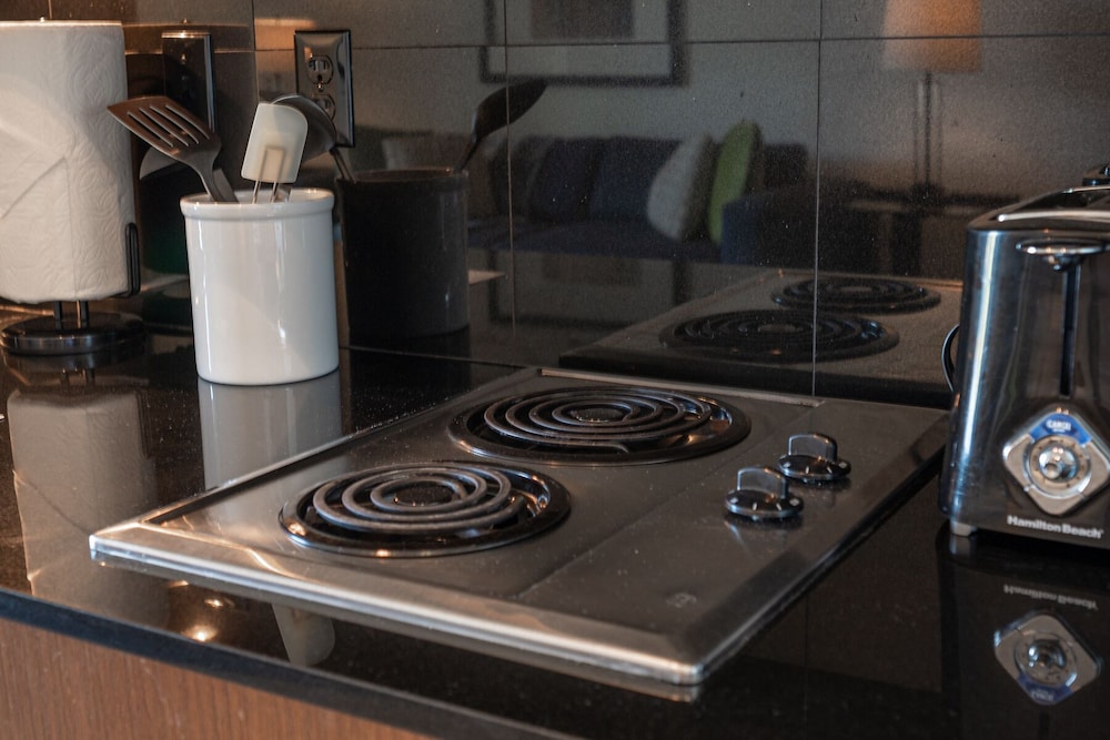 HIGH FLOOR SUITE WITH PERFECT LAKE VIEW! 