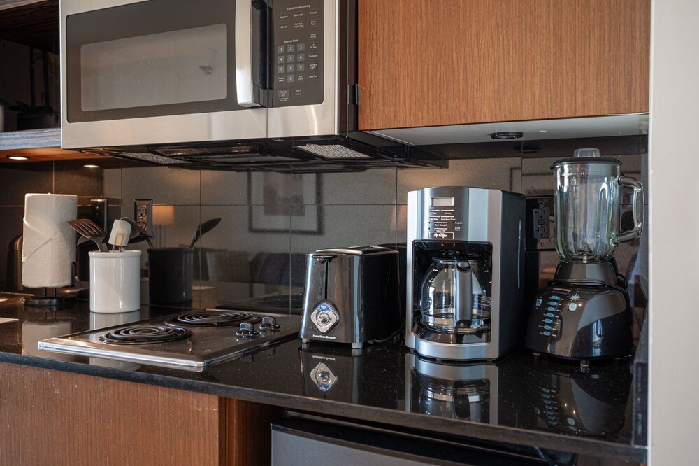 HIGH FLOOR SUITE WITH PERFECT LAKE VIEW! 