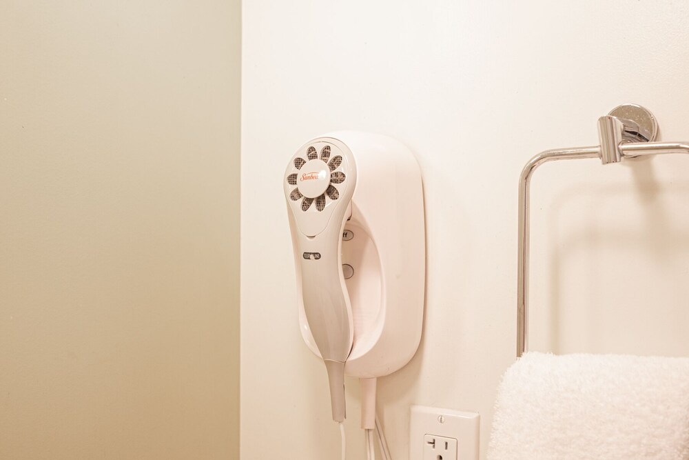 HIGH FLOOR SUITE WITH PERFECT LAKE VIEW! 