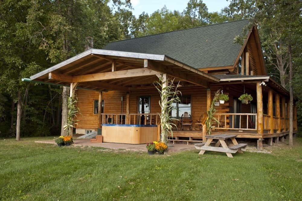Authentic Log Cabin! Mountain ViewsCampfires FREE wood Hot Tub Near Lake in North Authentic Log Cabin! Mountain ViewsCampfires FREE wood Hot Tub Near Lake in North