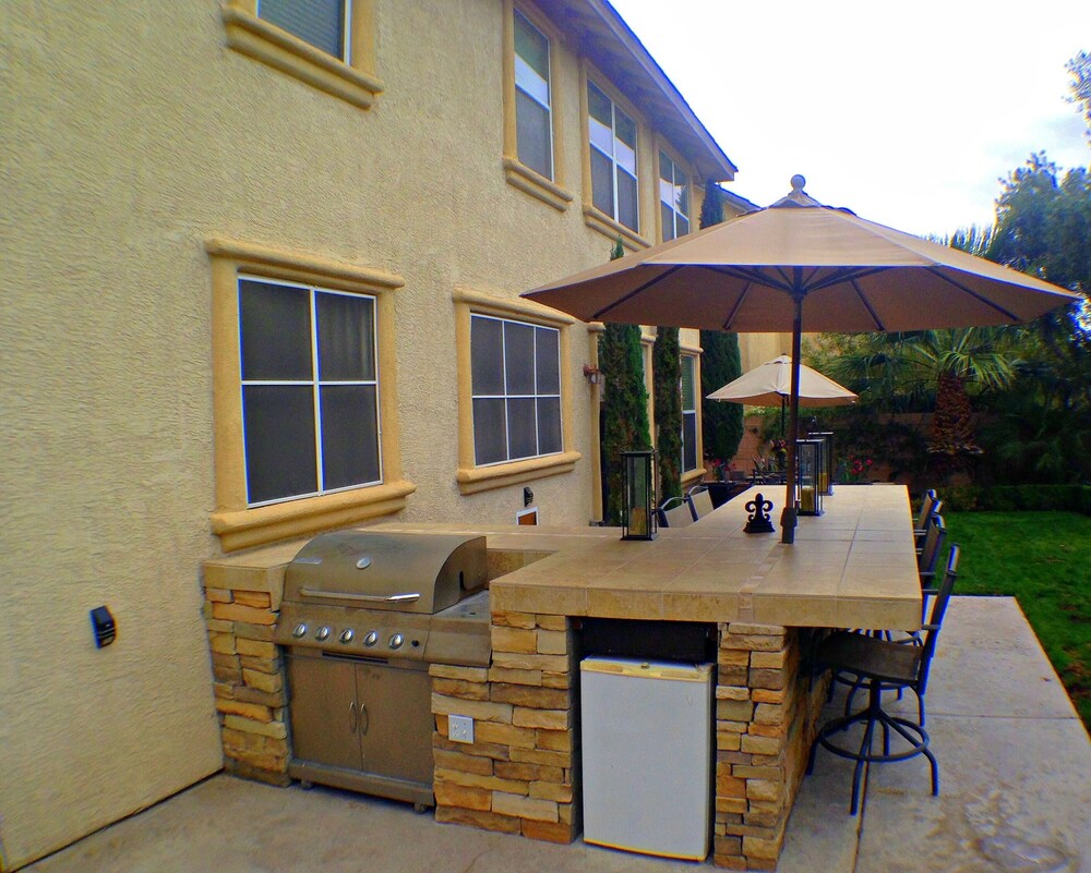 Professional Award Winning 5-Star Property,Theater,Game Room,High End Property