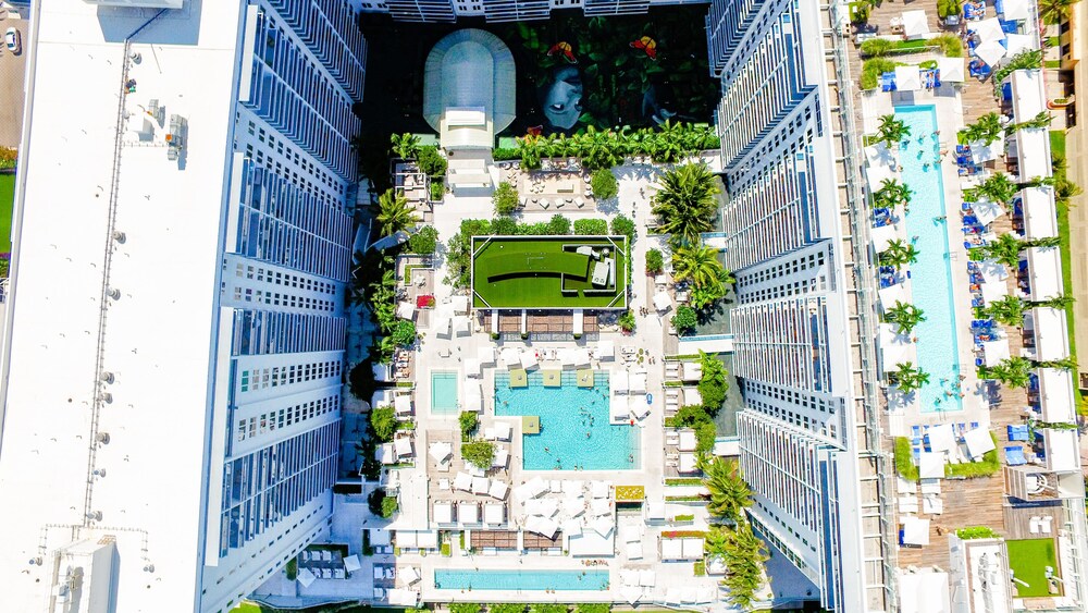 1 Hotel & Homes- 2/2 with Balcony and Best View