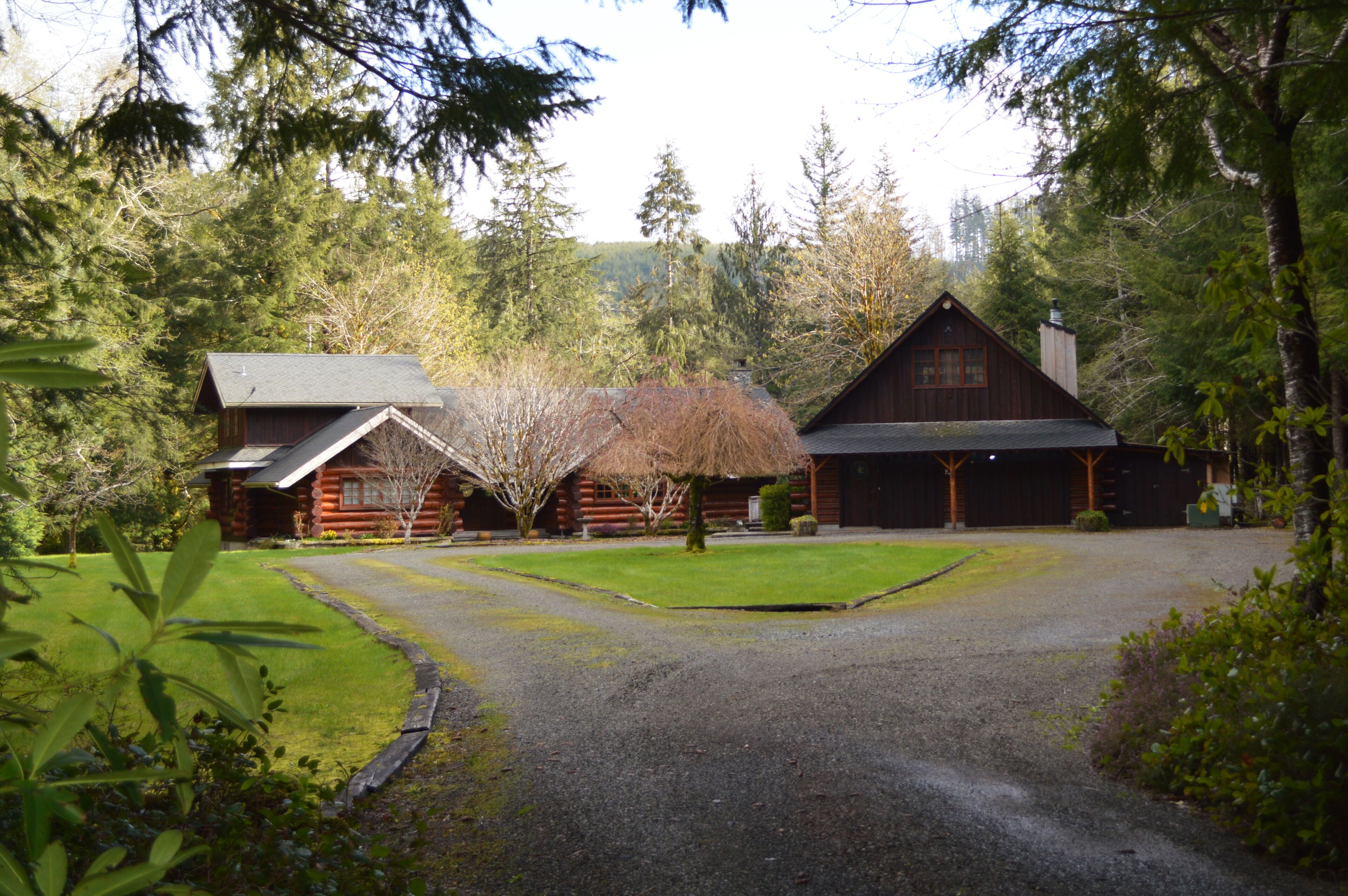 Two Beautiful Log Cabins alongside the Sol Duc River! in Beaver, United States