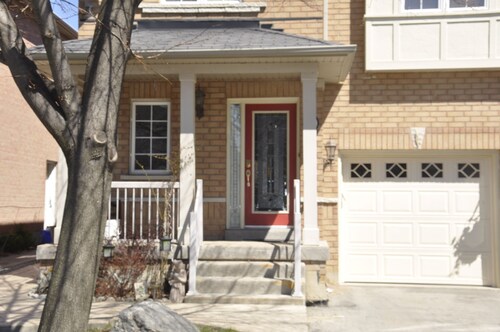 Hotels Near Vaughan Mills Mall Toronto Top 10 By Modern Home In Woodbridge Vaughan 3 Bedroom 2 5 Washrm Parking Kitchen