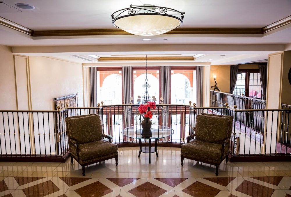 VIERA SUITE WITH VIEWS AND LAKE ACCESS!!!