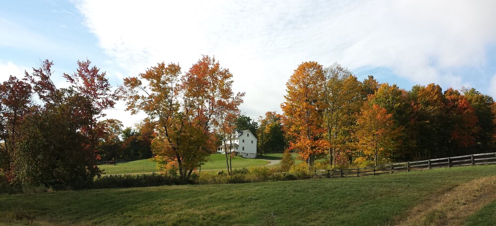 Farm House Getaway On 200 Acre Horse Farm in Hillsdale, United States