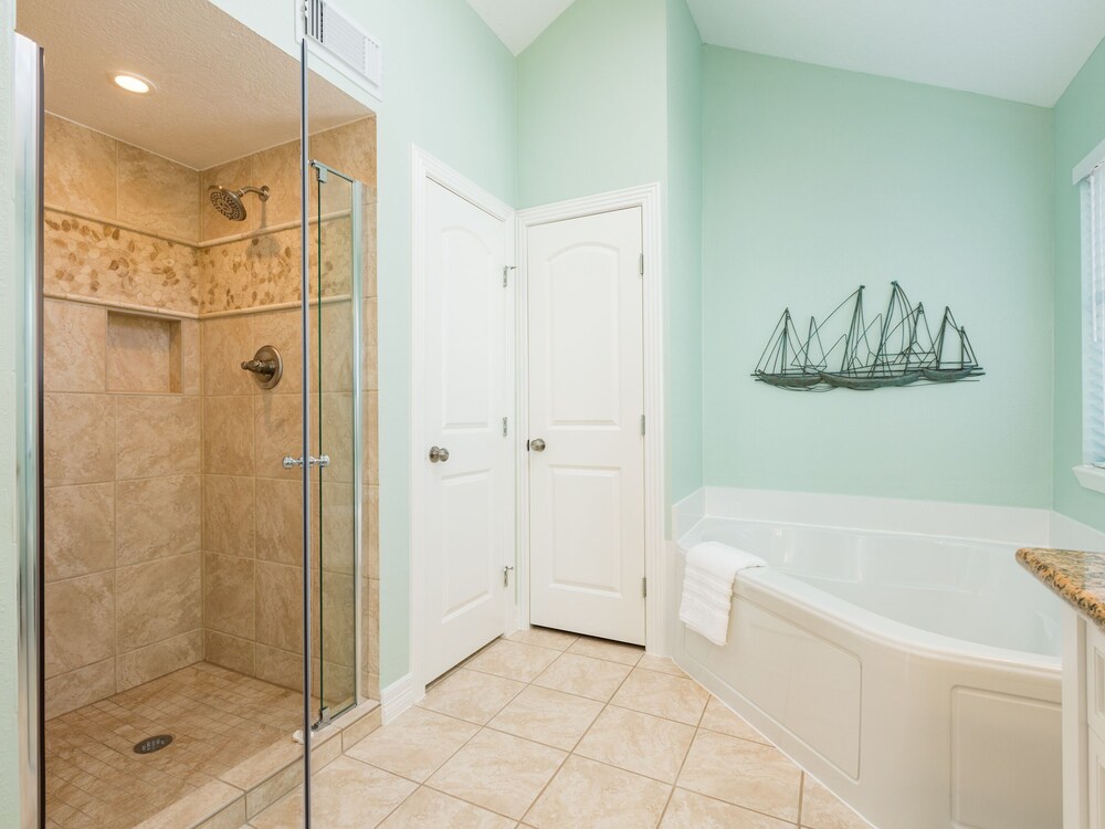 π΄ Waterfront home 5 min to beach. Free bikes & kayaks! Great fishing!