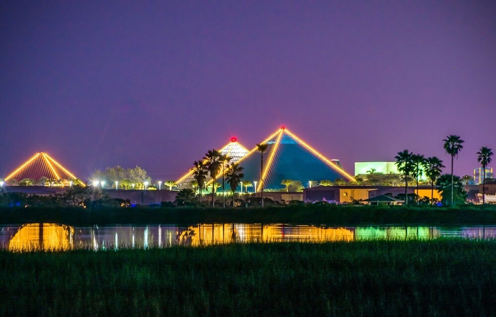 π΄ Waterfront home 5 min to beach. Free bikes & kayaks! Great fishing!