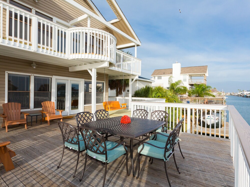 π΄ Waterfront home 5 min to beach. Free bikes & kayaks! Great fishing!