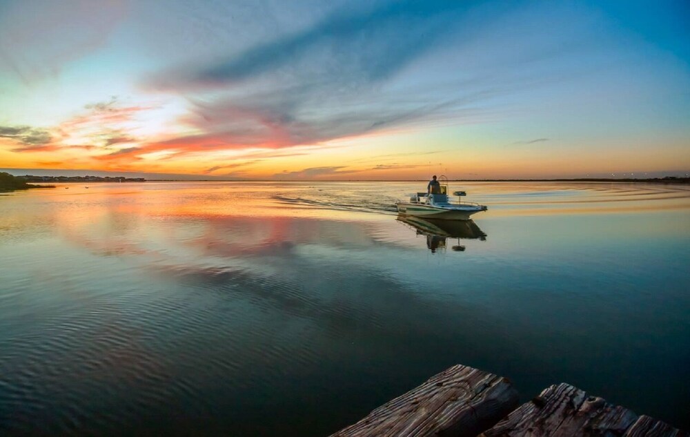 π΄ Waterfront home 5 min to beach. Free bikes & kayaks! Great fishing!