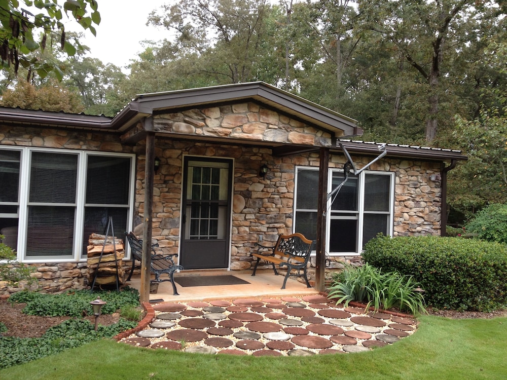 Charming Lakefront home on Lake Hartwell Fair Play Vrbo