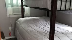 2 bedrooms, free WiFi, linens