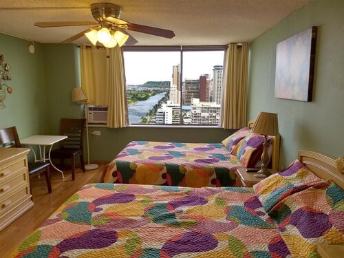 Apartments Waikiki Beach Ebookers De