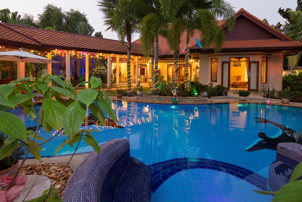 Luxury Holiday Villa Near Pattaya Thailand Large Swimming - 