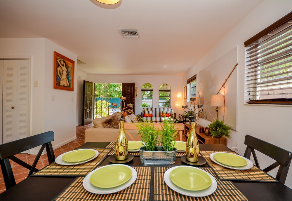 NEW Spanish-style house with backyard, walking distance to Metrorail station