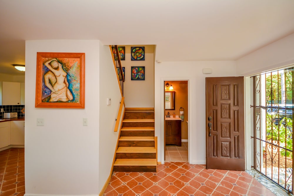 NEW Spanish-style house with backyard, walking distance to Metrorail station