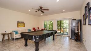 5 bedrooms, iron/ironing board, WiFi, linens