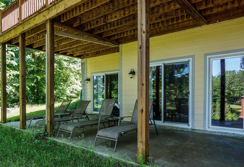 The Summer Shade Inn Lake Gaston 2018 Room Prices Deals On A Lake Vacation Home With Pool Near Gaston