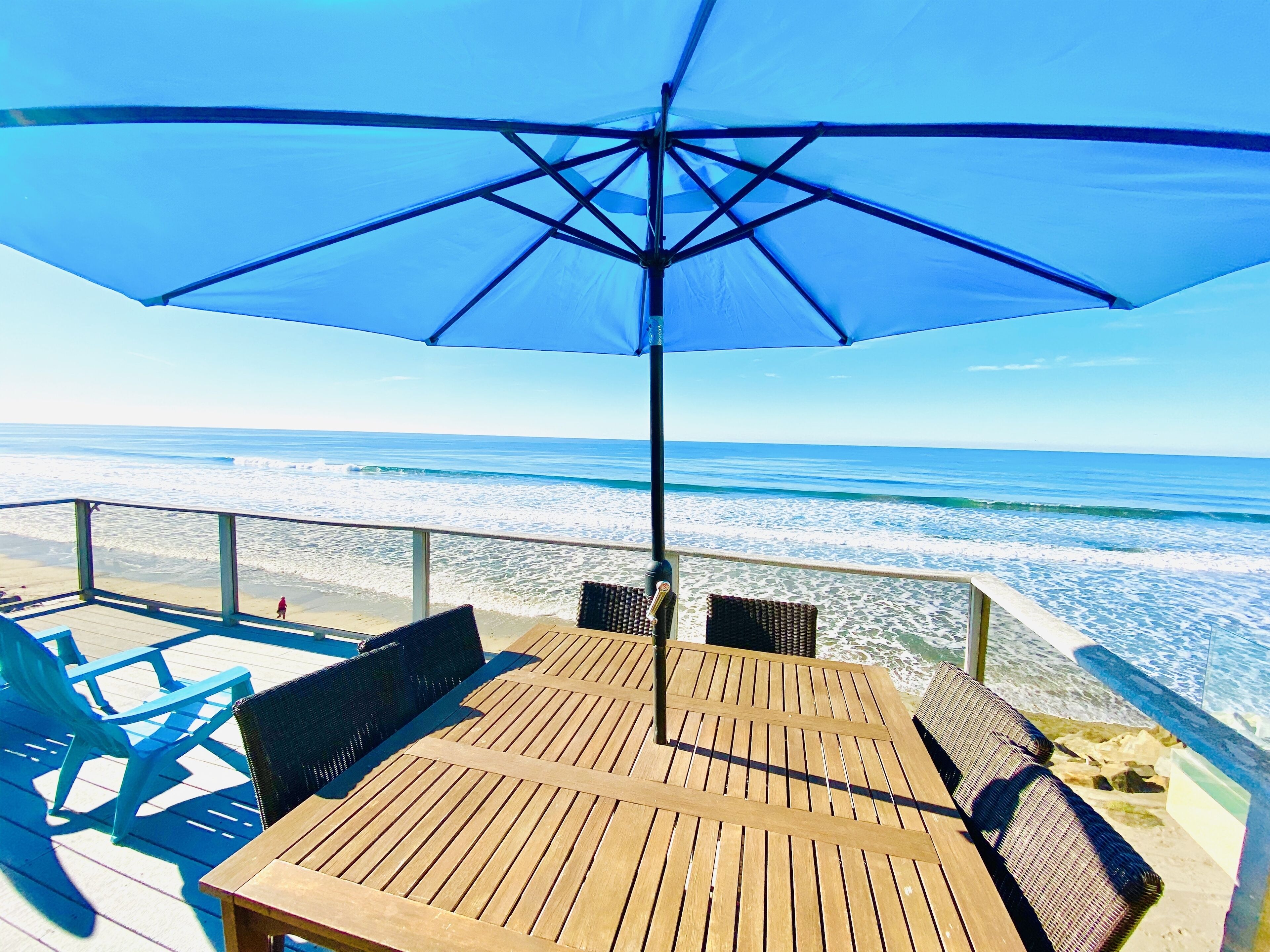 May 22-27 June 1-7 Sale Spacious Home ON the Beach, Sandy Yard, Fire Pit in Oceanside, United States