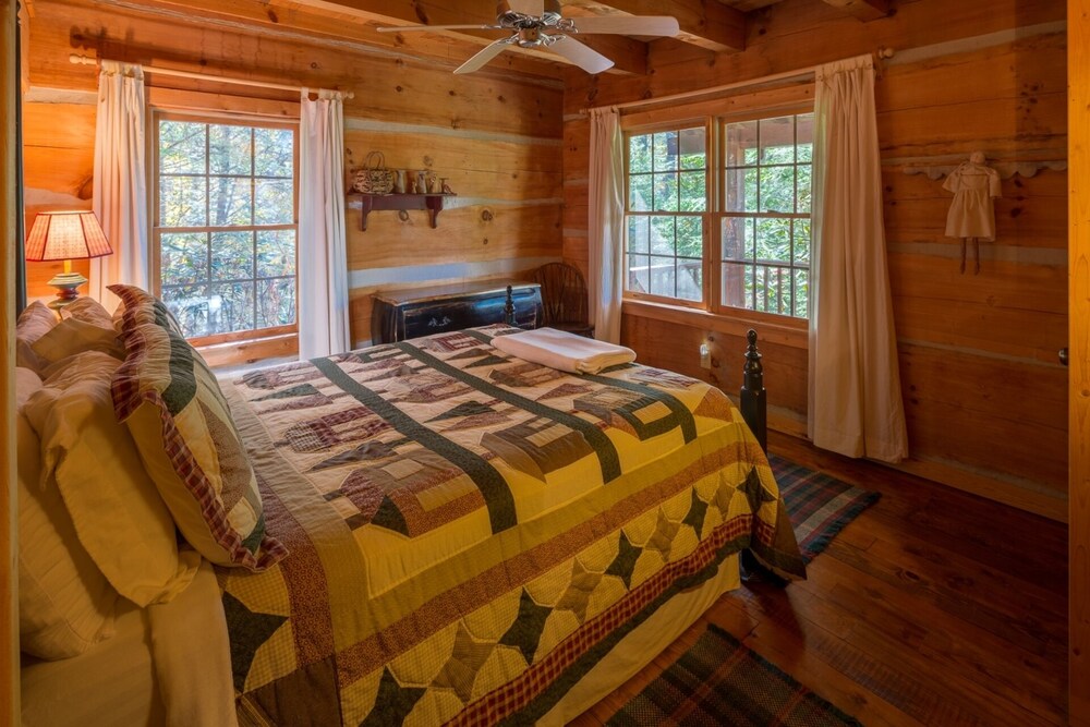 Four Secluded Acres Authentic Hand Hewn Log Cabin South Fork