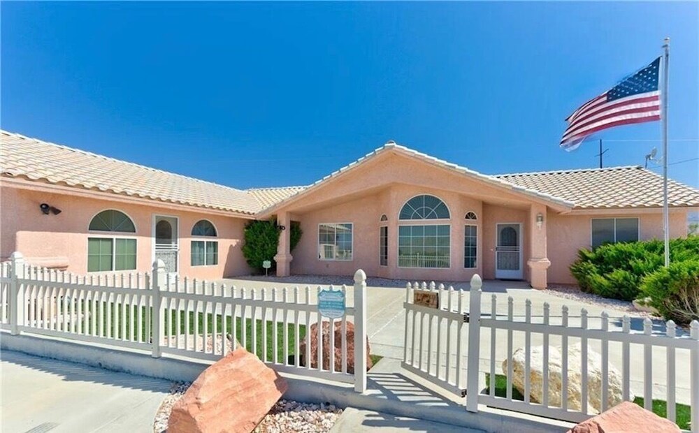 Home to Death Valley and Front Sight Only 1 Mile Away to Everything in Town! in Pahrump