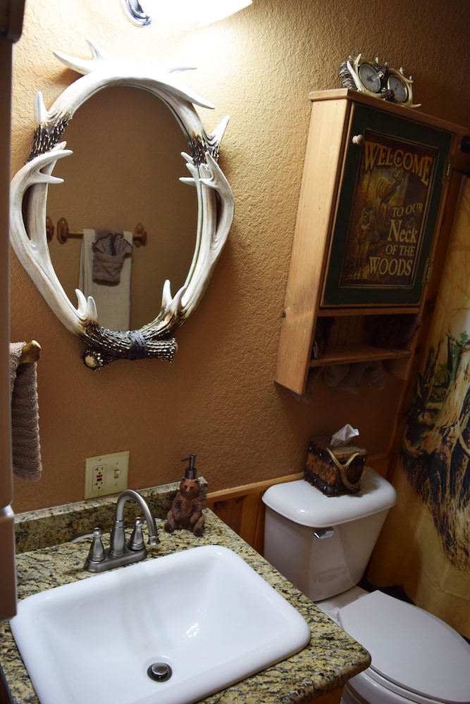 Secluded Cabin Rental in Beavers Bend, Oklahoma near Broken Bow Lake