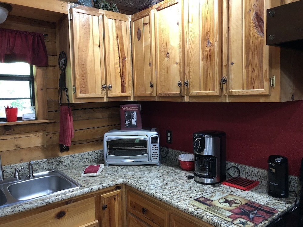 Secluded Cabin Rental in Beavers Bend, Oklahoma near Broken Bow Lake