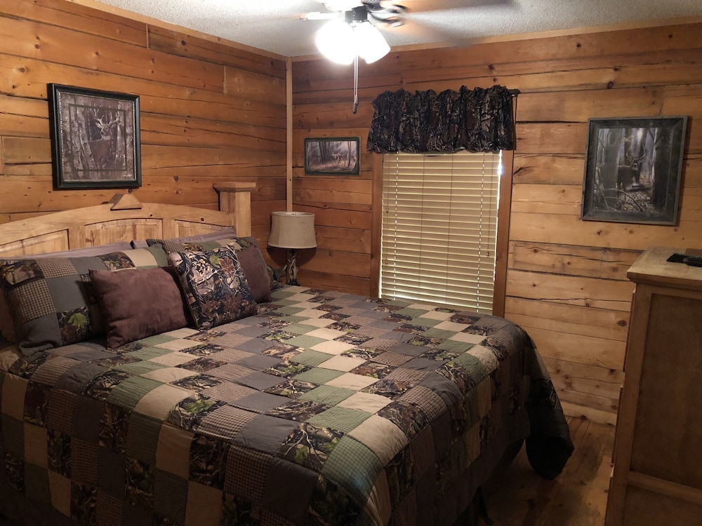 Secluded Cabin Rental in Beavers Bend, Oklahoma near Broken Bow Lake