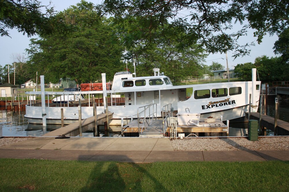 Beautiful Condo in Sawmill Creek Resort beach, Golf, Marina! in