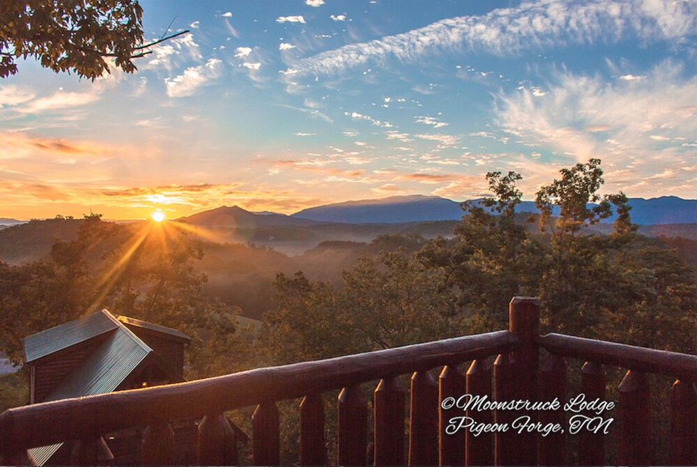 Near Dollywood 5 3 Log Cabin W Mtn Views Fast Wifi Arcade