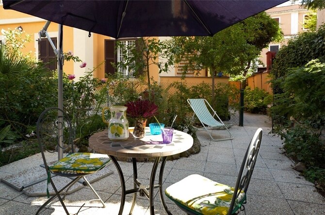 Garden patio with romantic gallery