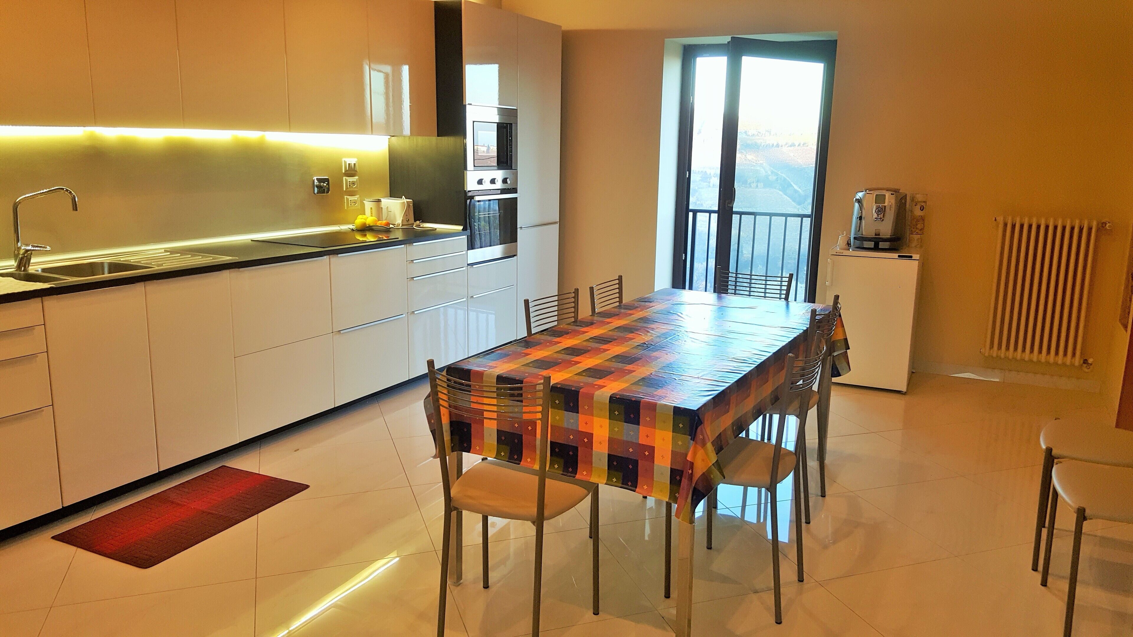 ALBA LANGHE MANGO UNESCO HOLIDAY HOME WHOLE HOLIDAY HOME WIFI FREE in Mango in Mango, Italy
