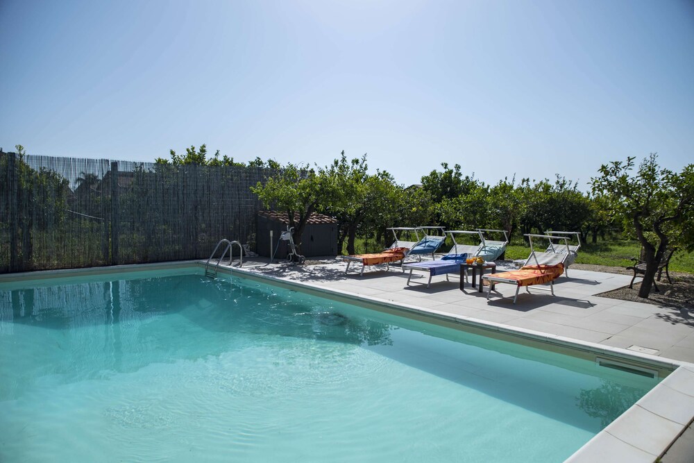 Villa Venere Pool Apartment in Piedimonte Etneo, Italy