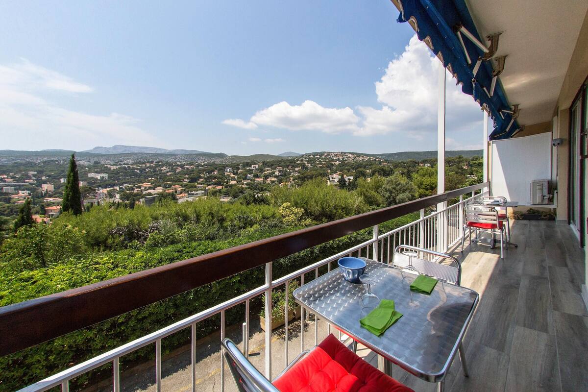 Discover An Idyllic Apartment An Incredible Sea View Near Beach Car Park Marseille Hotelbewertungen 21 Expedia De