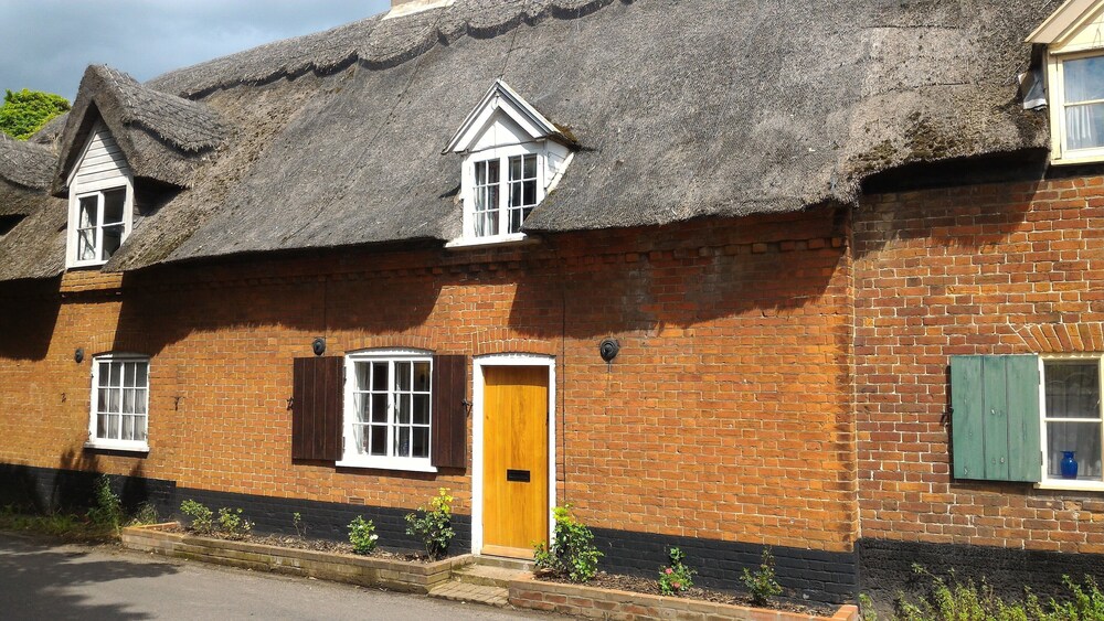 Thatched Cottage in Martham, Norfolk, England Martham Vrbo