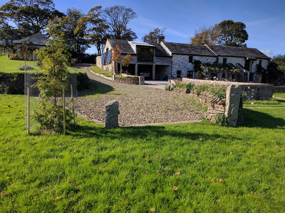 Trenedden Barn Cornwall Near Fowey Looe Lerryn Polperro Featured Image