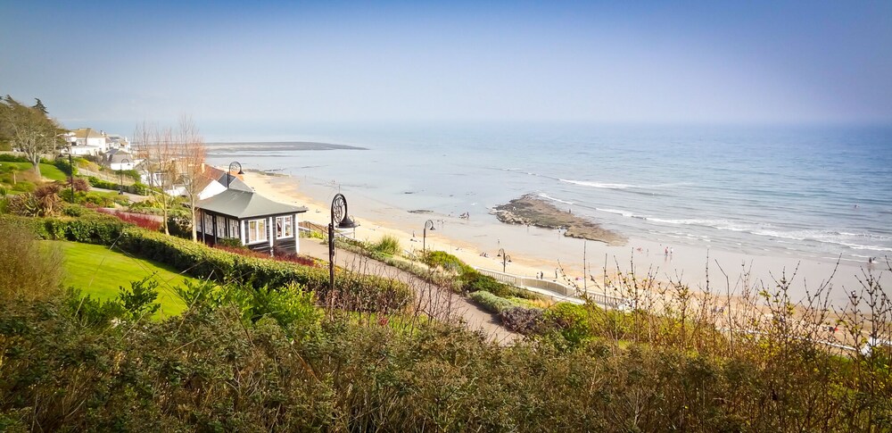 Homestead Lyme Regis Is A Cosy Riverside Cabin 10 Mins Walk From