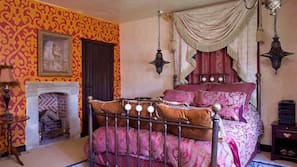 3 bedrooms, premium bedding, free minibar, individually decorated