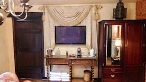 3 bedrooms, premium bedding, free minibar, individually decorated