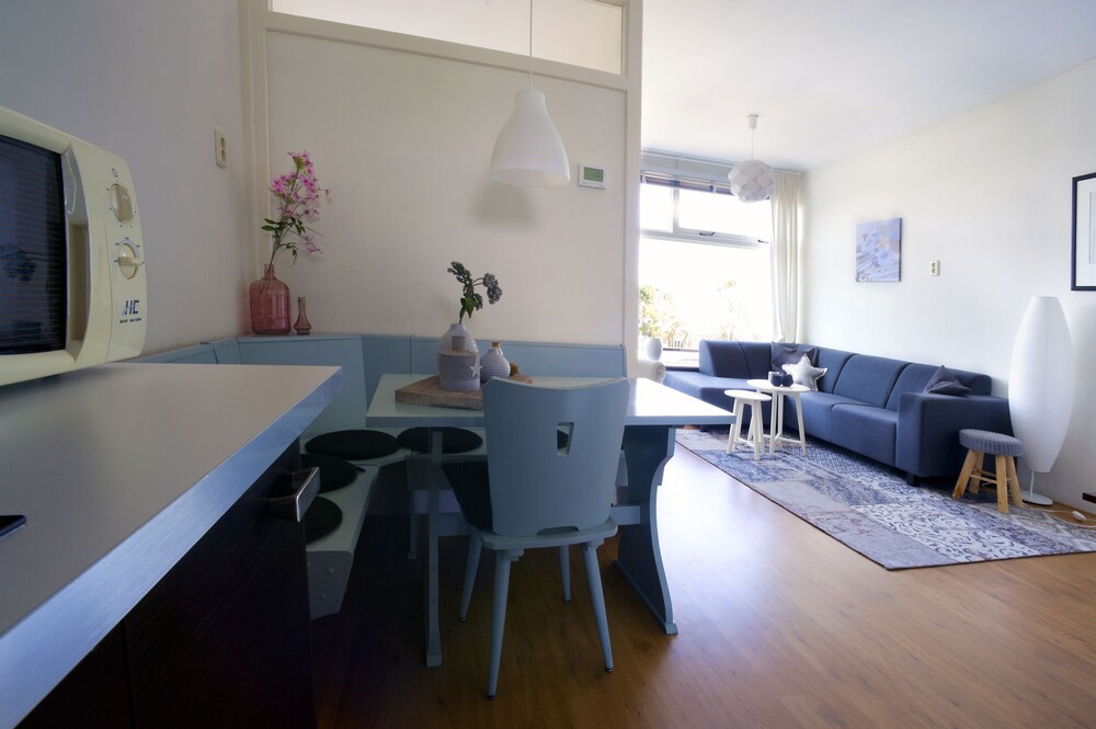 New Apartment With 2 Separate Bedrooms And Free Parking In